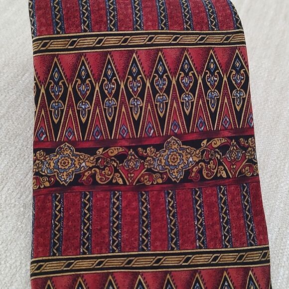 Metropolitan Museum of Art Silk Men's Necktie - Picture 2 of 9